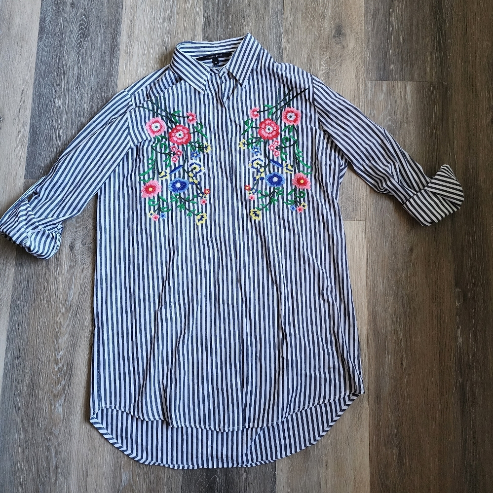 WALTER BAKER EMBROIDERED TOP - Picture 2 of 10
